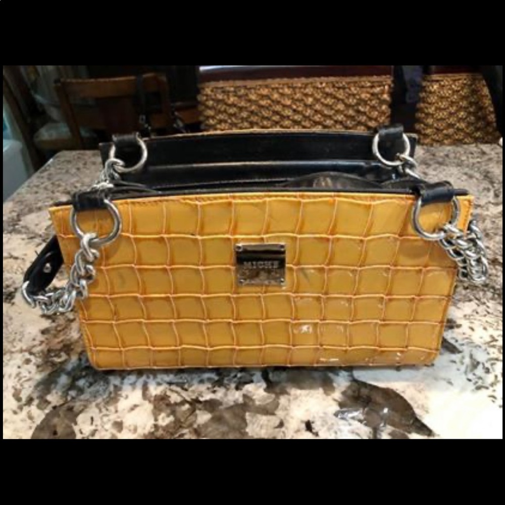 Miche Handbag With Four Interchangeable Shells. - image 2